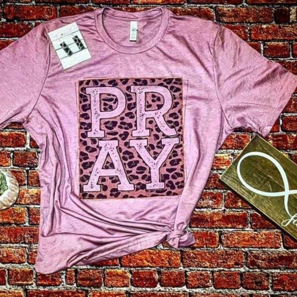 Pray graphic tee
